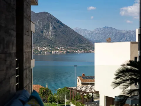 Sale, two bedroom apartment, 82m², Dobrota, Kotor - image 16