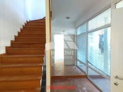 Rent, house, 300m², Savski Venac, Beograd - image 11