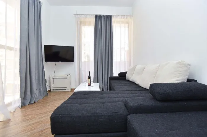 Rent, one bedroom apartment, 45m², Centar, Budva