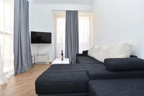 Rent, one bedroom apartment, 45m², Centar, Budva - image 9