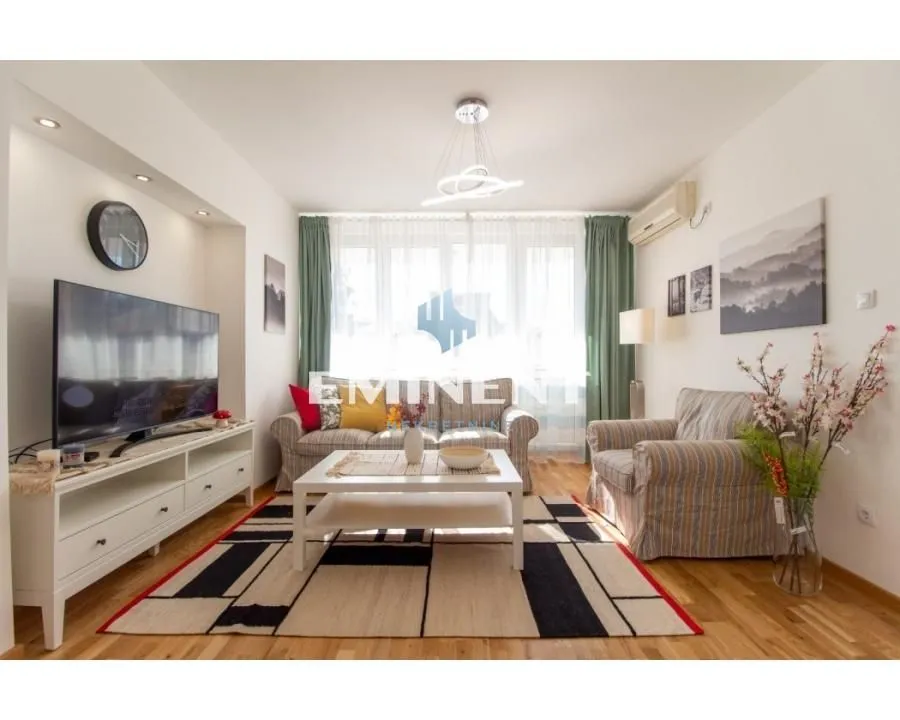 Rent, three bedroom apartment, 65m², Stari Grad, Beograd