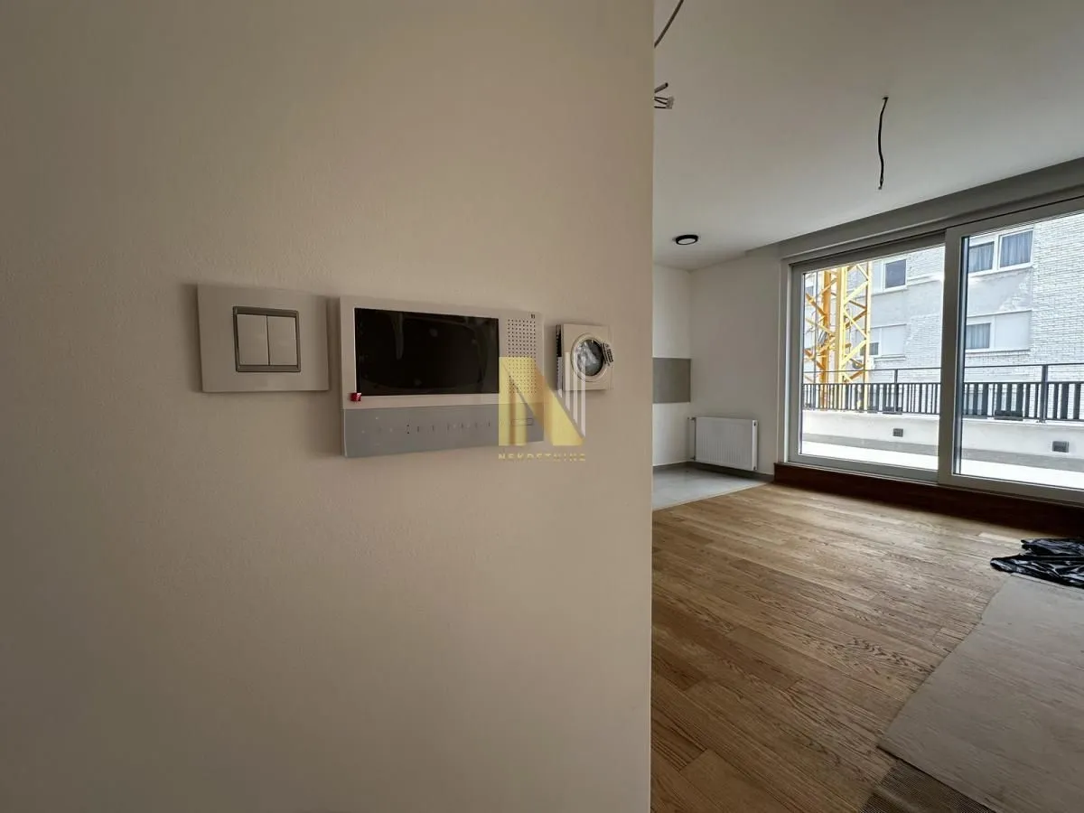 Prodaja, stan, 185m², Grbavica, Novi Sad Sve Podlokacije