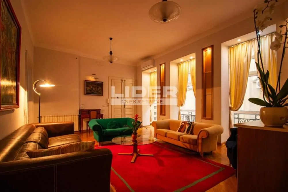 Izdavanje, četvorosoban stan, 160m², Stari Grad, Beograd