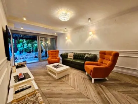 Izdavanje, trosoban stan, 147m², Gorica C, Podgorica