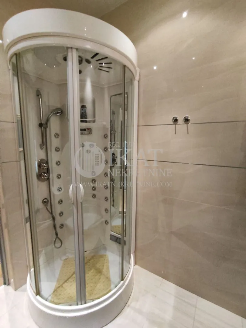 Rent, four bedroom apartment, 150m², Vukov Spomenik, Zvezdara Sve Podlokacije