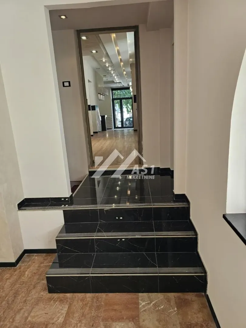 Rent, office space, 150m², Bulevar Oslobodjenja, Novi Sad Sve Podlokacije