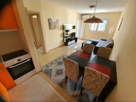 Izdavanje, jednosoban stan, 47m², City Kvart, Podgorica - image 2