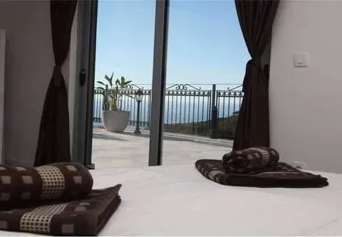 Izdavanje, kuća, 153m², Krimovica, Kotor - image 8