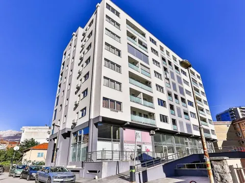 Izdavanje, jednosoban stan, 41m², Budva, Crna Gora - image 1