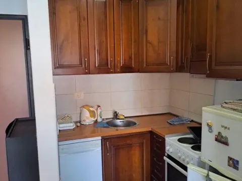 Izdavanje, garsonjera, 40m², City Kvart, Podgorica - image 2