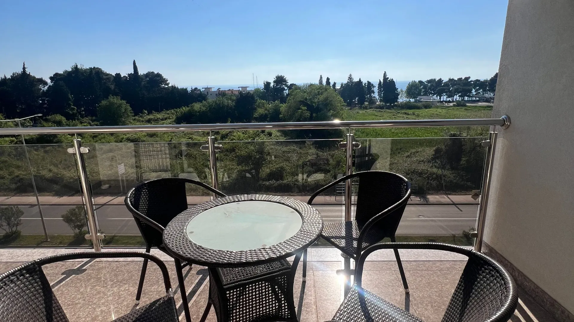 Izdavanje, dvosoban stan, 84m², Šušanj, Bar
