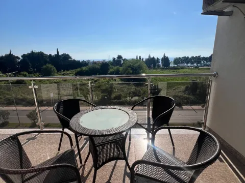 Izdavanje, dvosoban stan, 84m², Šušanj, Bar - image 10