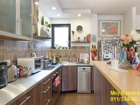 Sale, two bedroom apartment, 101m², Južni Bulevar, Vračar Sve Podlokacije - image 9