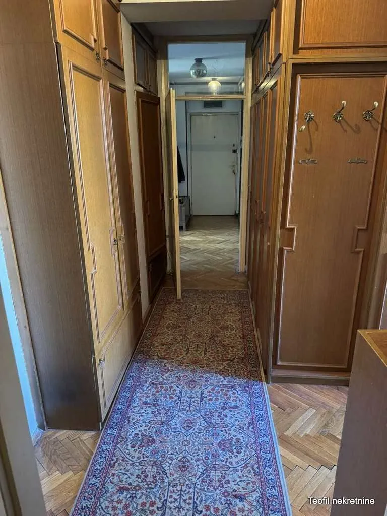 Prodaja, četvorosoban stan, 97m², Centar, Stara Pazova