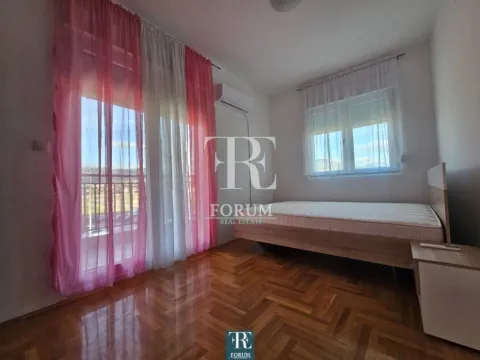 Izdavanje, trosoban stan, 86m², Stari Aerodrom, Podgorica - image 8