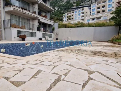 Prodaja, stan, 403m², Kotor, Crna Gora - image 3