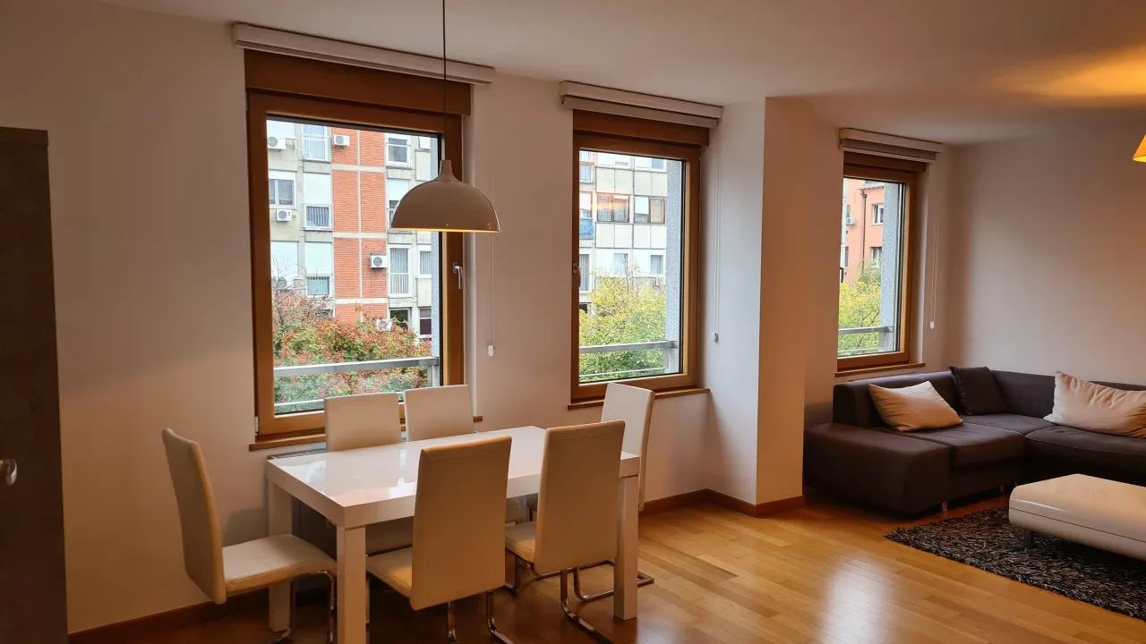 Rent, three bedroom apartment, 82m², Vračar Sve Podlokacije, Beograd