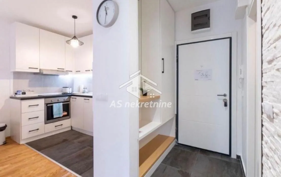 Rent, two bedroom apartment, 43m², Južni Bulevar, Vračar Sve Podlokacije