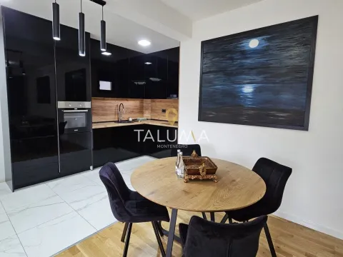 Rent, two bedroom apartment, 100m², Blok 9, Podgorica - image 4