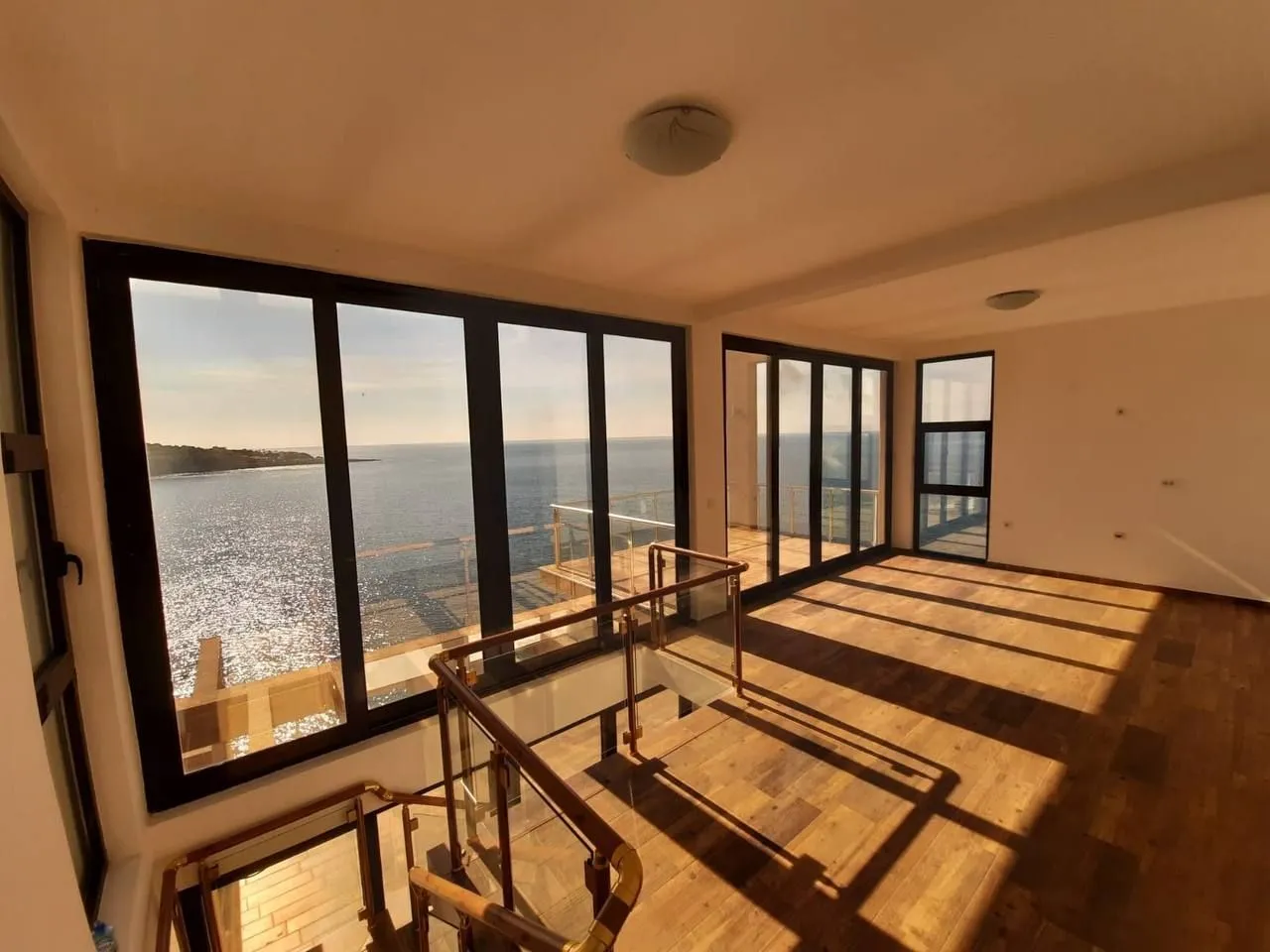 Prodaja, kuća, 500m², Dobra Voda, Bar