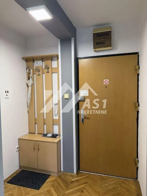 Izdavanje, dvosoban stan, 46m², Bulevar Oslobodjenja, Novi Sad Sve Podlokacije