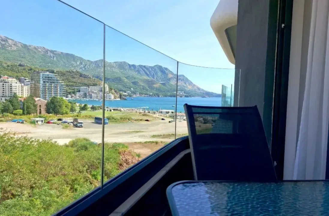 Izdavanje, jednosoban stan, 49m², Budva, Crna Gora