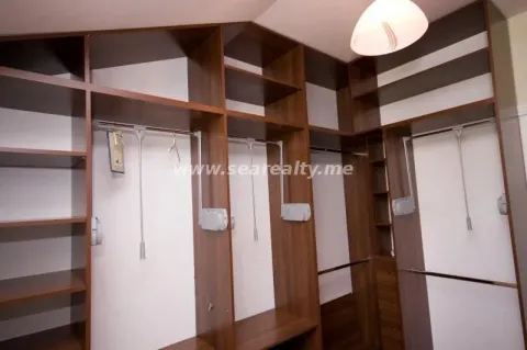 Sale, house, 460m², Zagorič, Podgorica - image 11