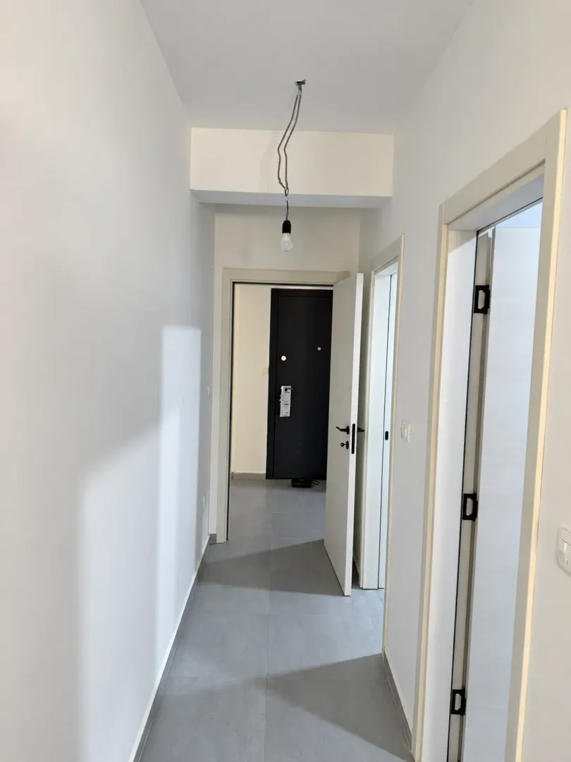 Izdavanje, trosoban stan, 112m², Stari Aerodrom, Podgorica