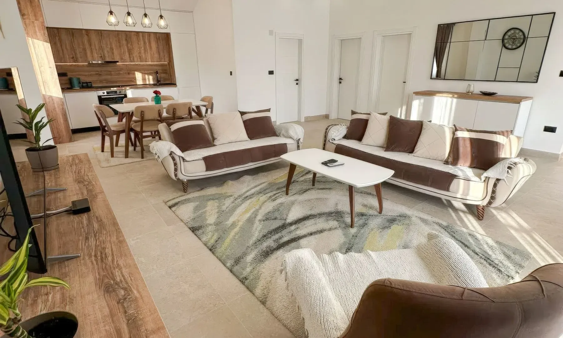 Izdavanje, dvosoban stan, 102m², Seljanovo, Tivat