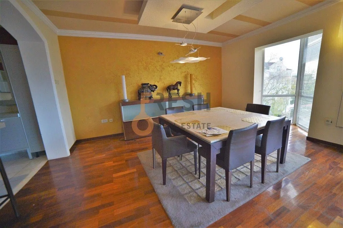 Prodaja, trosoban stan, 168m², Gorica C, Podgorica