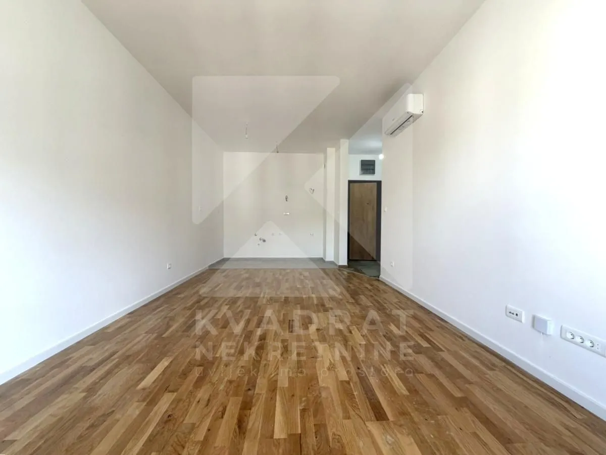 Izdavanje, jednosoban stan, 45m², Tološi, Podgorica