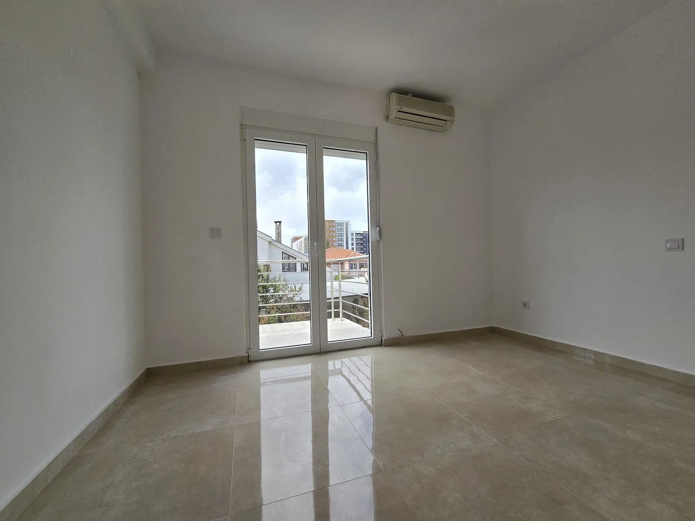 Rent, office space, 337m², Stari Aerodrom, Podgorica