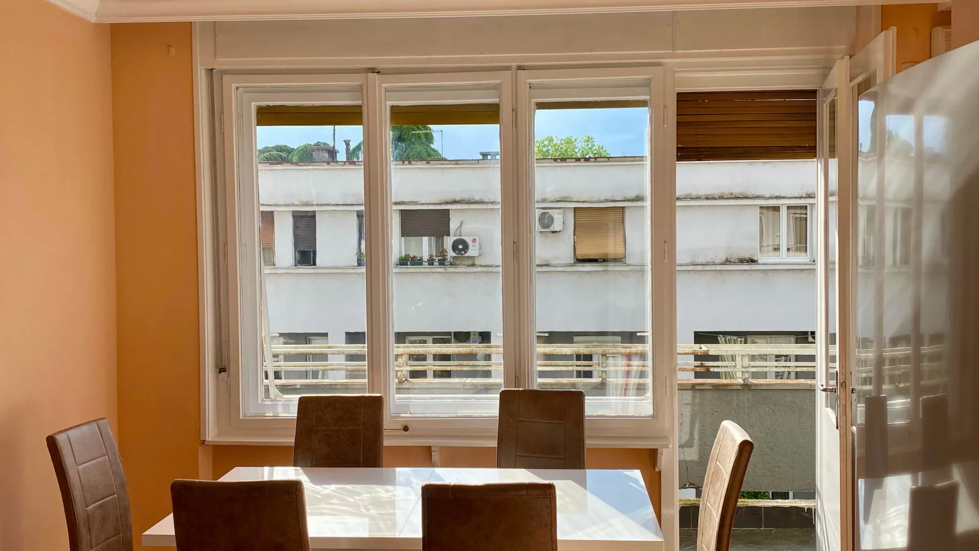 Izdavanje, dvosoban stan, 97m², Centar, Podgorica