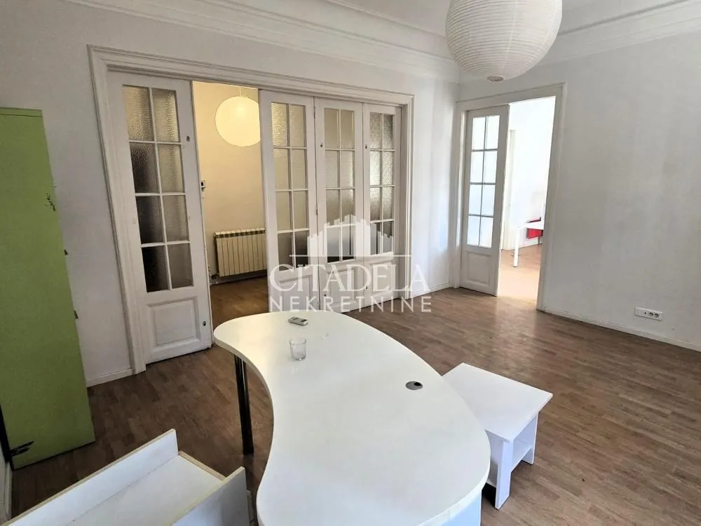 Rent, four bedroom apartment, 123m², Stari Grad, Beograd