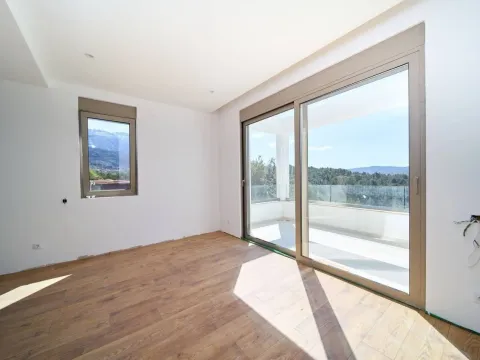 Prodaja, dvosoban stan, 113m², Centar, Tivat - image 2