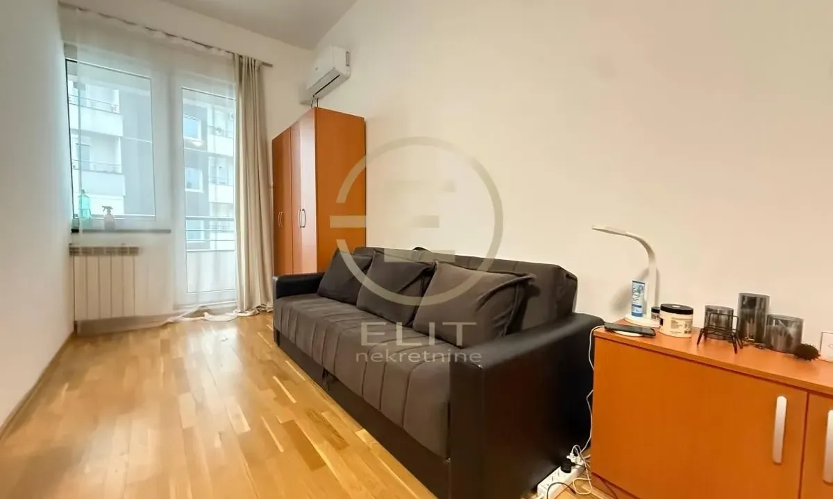 Sale, two bedroom apartment, 33m², Bulevar Oslobodjenja, Novi Sad Sve Podlokacije
