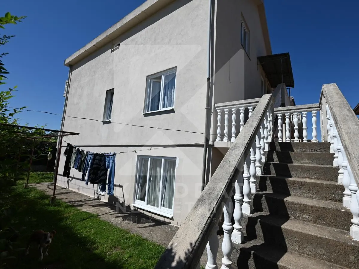 Prodaja, kuća, 370m², Stari Aerodrom, Podgorica