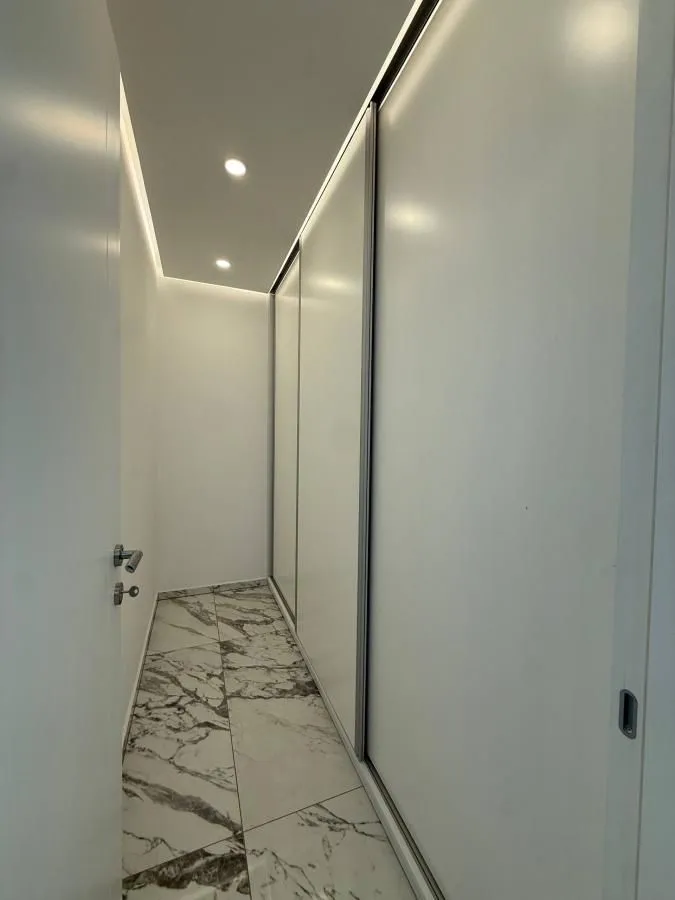 Izdavanje, kuća, 244m², Sremska Kamenica, Petrovaradin