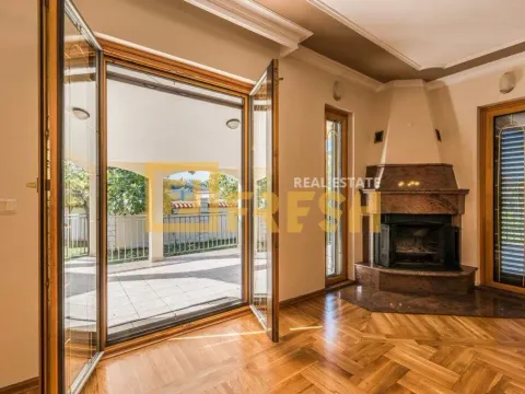 Izdavanje, kuća, 370m², Zabjelo, Podgorica - image 33