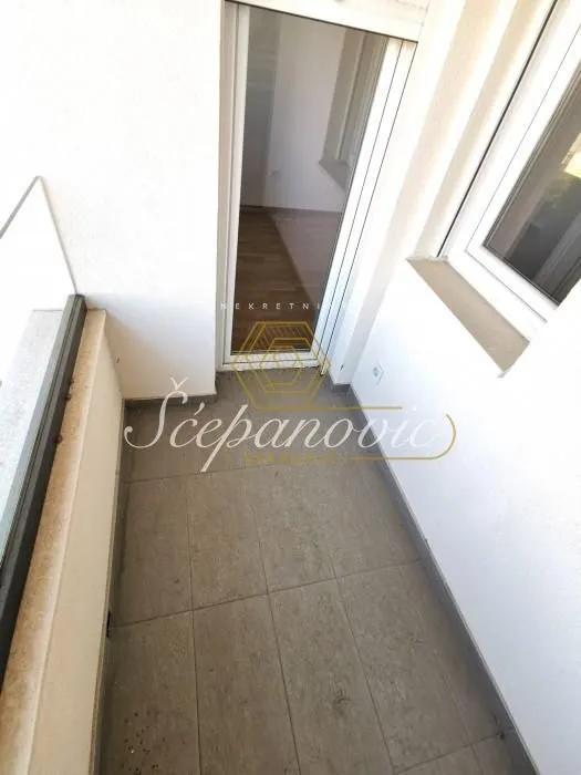 Prodaja, četvorosoban stan, 80m², Petrovaradin, Novi Sad