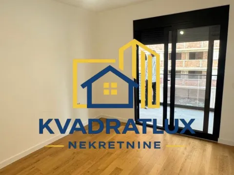 Prodaja, jednosoban stan, 53m², Centar, Bar - image 11