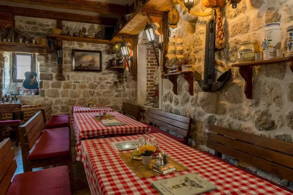 Prodaja, kuća, 355m², Prčanj, Kotor
