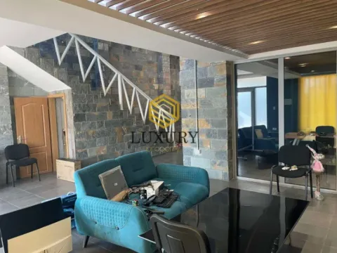 Izdavanje, poslovni prostor, 180m², Kod Big Fashion-a, Podgorica - image 9