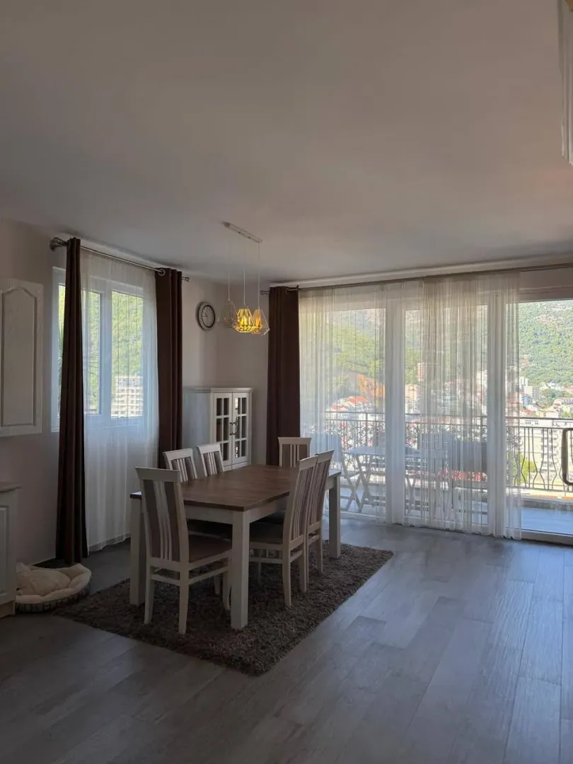 Rent, one bedroom apartment, 62m², Centar, Budva