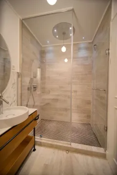 Prodaja, trosoban stan, 80m², Tivat, Crna Gora - image 12