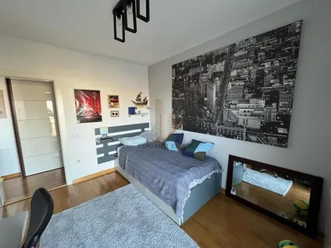 Prodaja, četvorosoban stan, 112m², Stari grad, Novi Sad - image 5