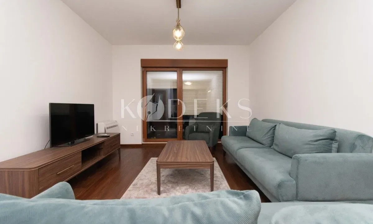 Izdavanje, dvosoban stan, 69m², Master Kvart, Podgorica