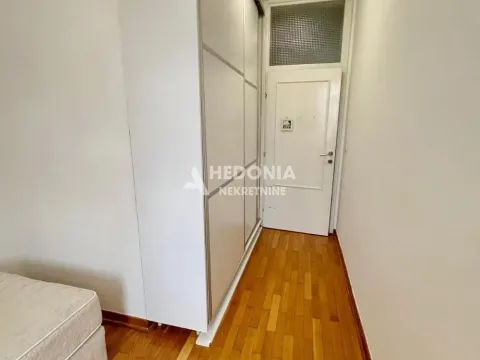 Izdavanje, četvorosoban stan, 135m², Savski Venac, Beograd - image 8
