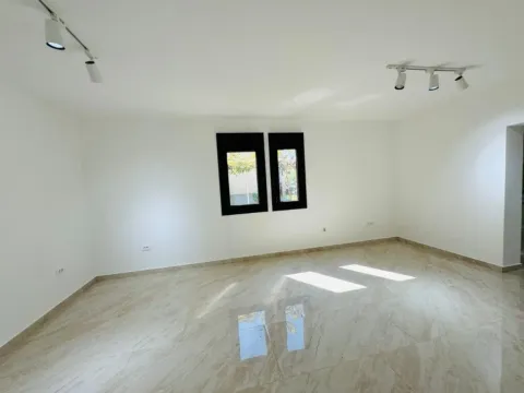 Izdavanje, poslovni prostor, 90m², Masline, Podgorica - image 7