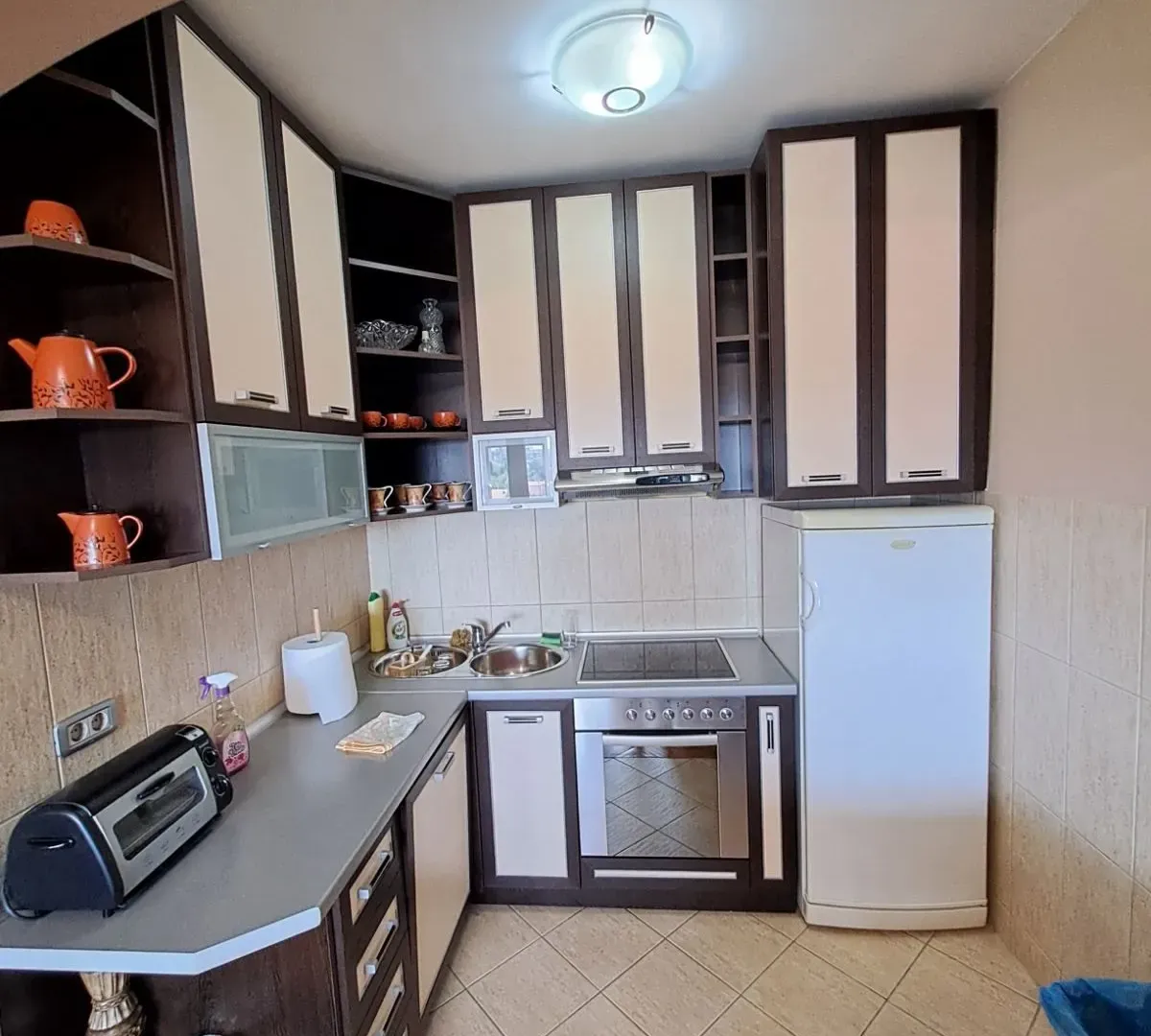 Izdavanje, dvosoban stan, 65m², Pejton, Podgorica